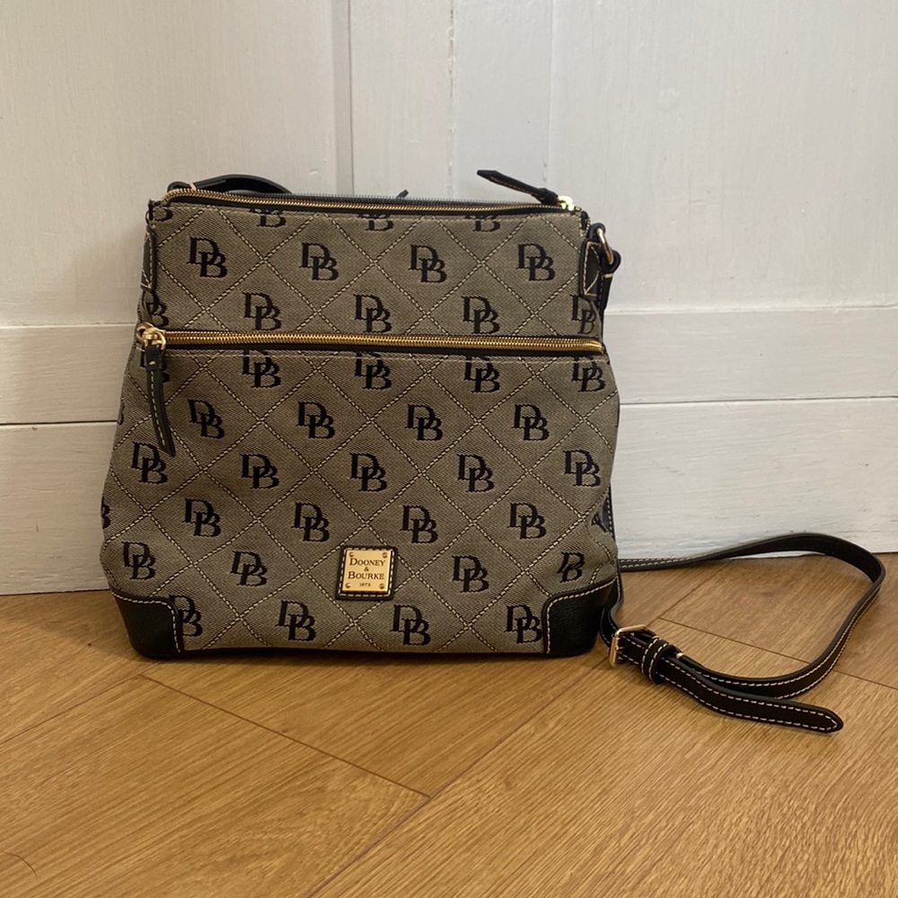 Dooney & Bourke Crossbody Bag